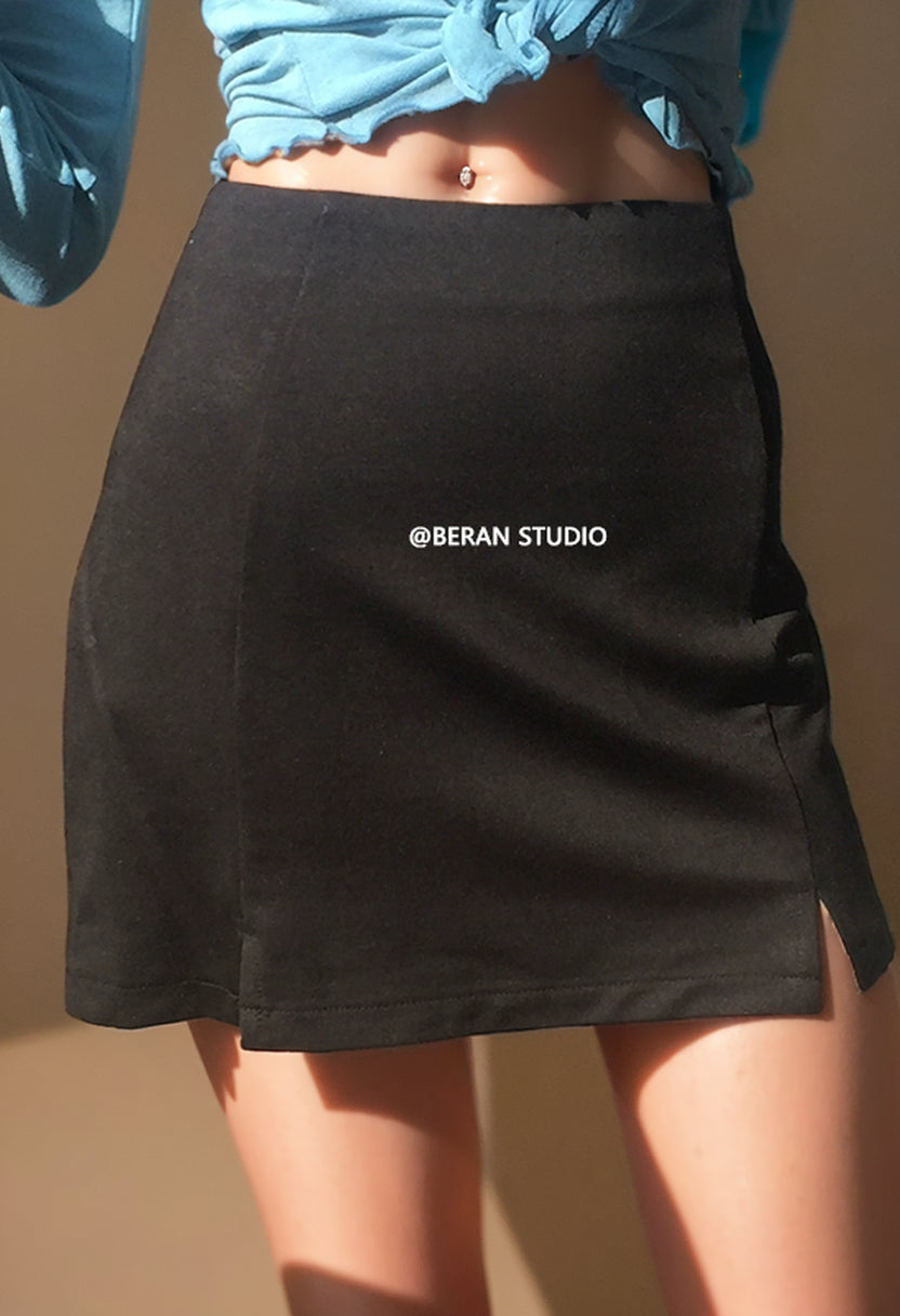 Beran Slim-Fit Side Slit Skirt: Chic European-American Style