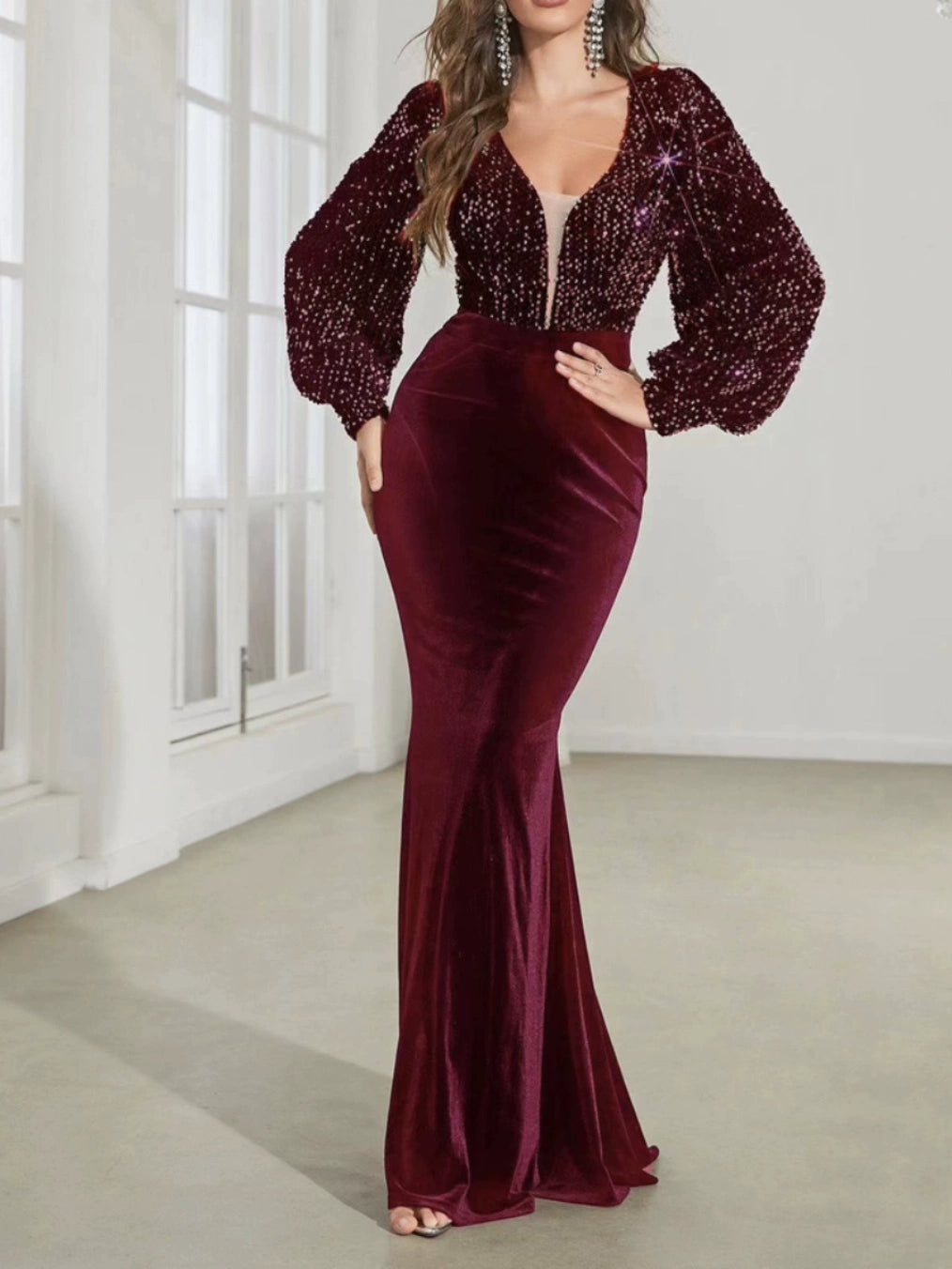 Sequin Elegance: Luxurious Banquet Dress for Glamorous Occasions