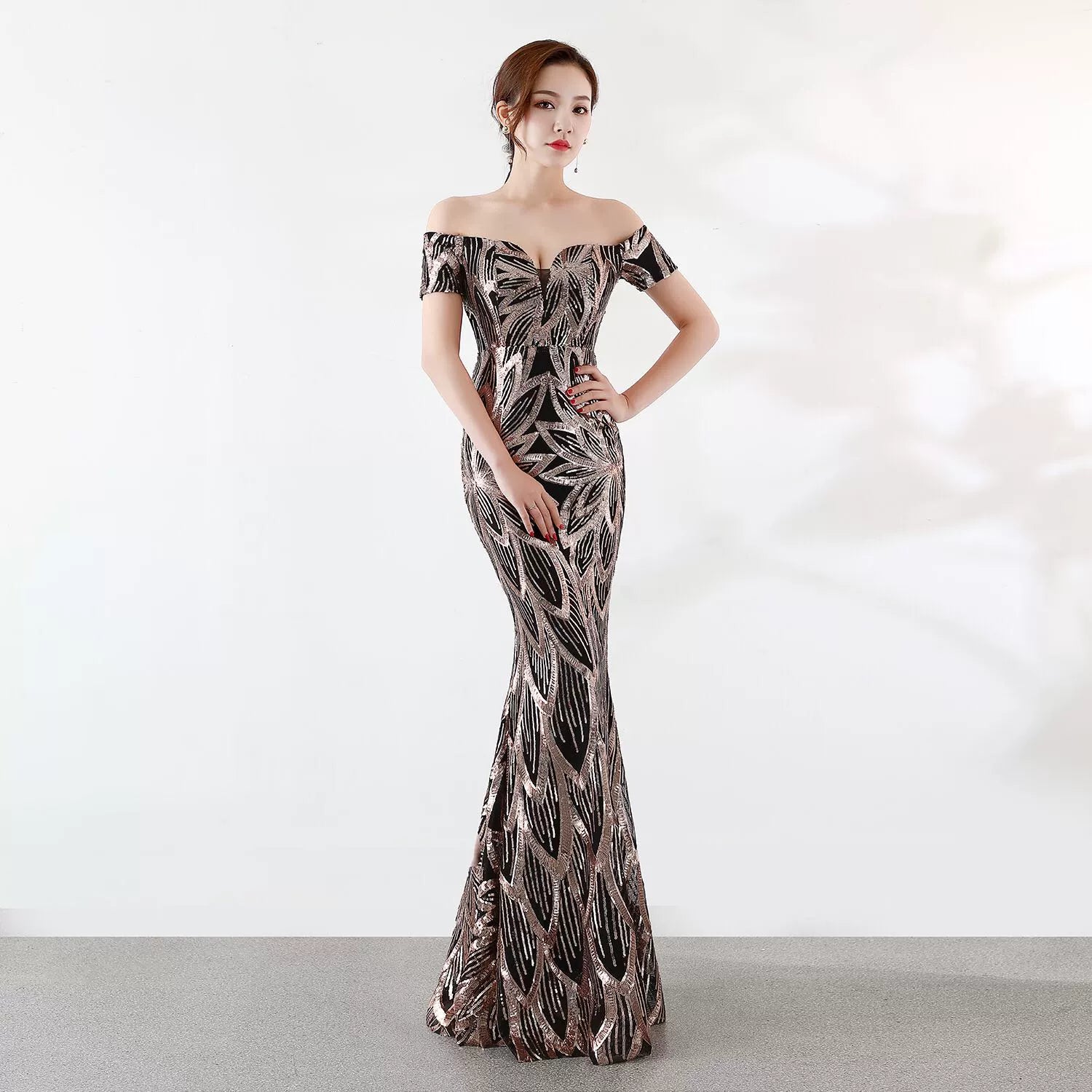 Off-Shoulder Fish Tail Evening Dress: Sophisticated Elegance