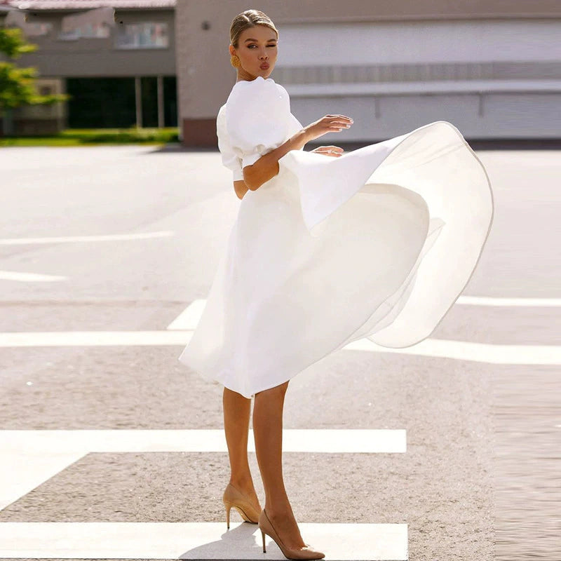 Elegant Sleeveless Button Dress: Sophisticated Chic Style