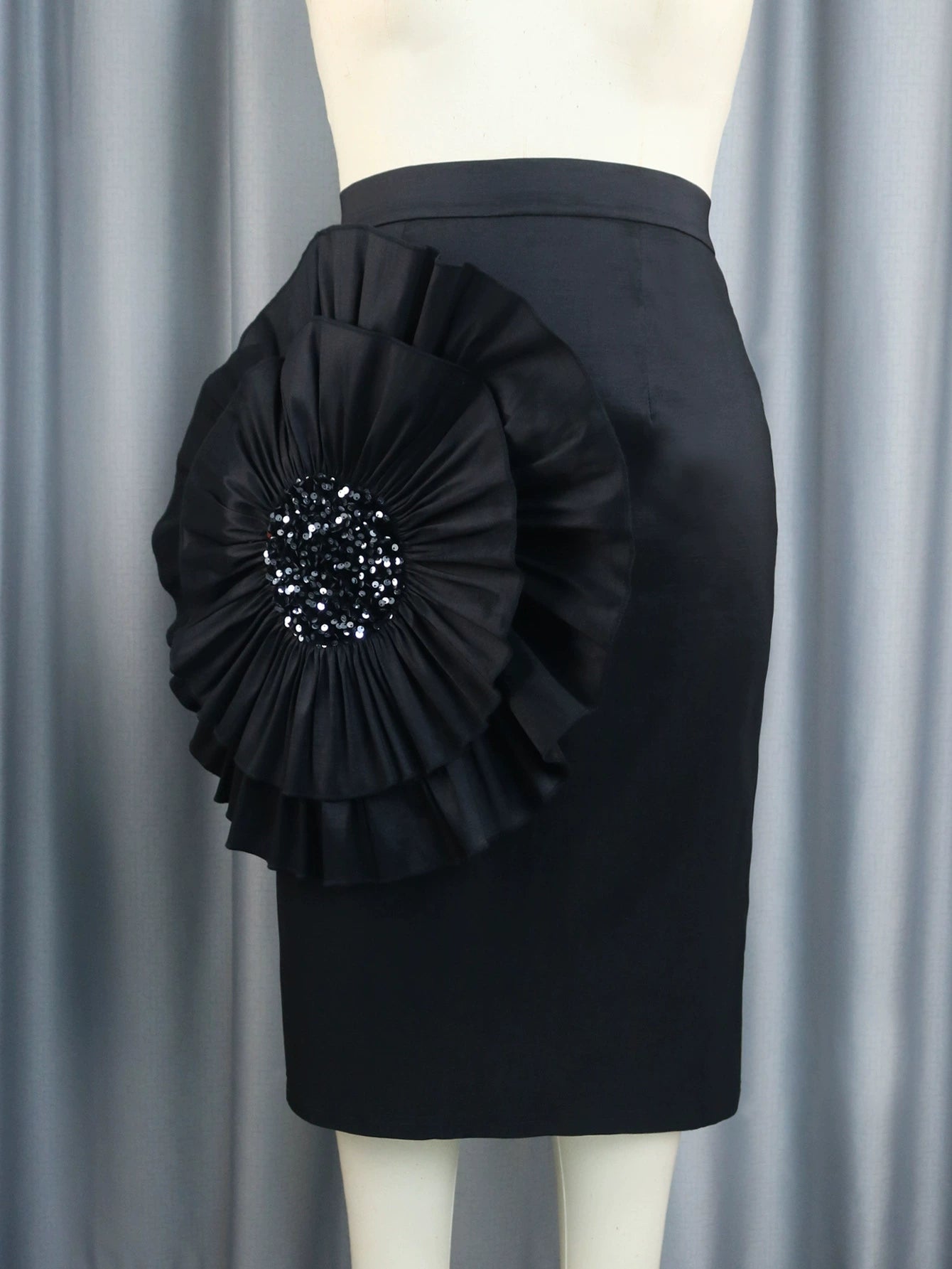 Sophisticated Floral Midi Skirt: Plus Size Elegance & Trendy Charm