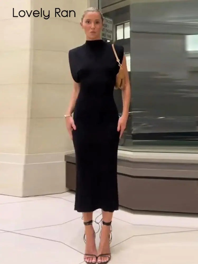 Elegant Split Sleeveless Dress: Chic Streetwear Vestidos for Women - Stylish Midi Statement Piece