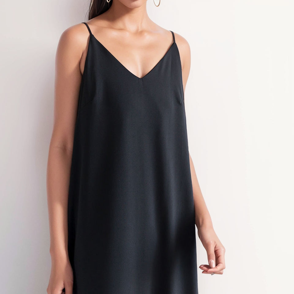 Slimming V-Neck Midi Dress: Chic Comfort with Stylish Fit